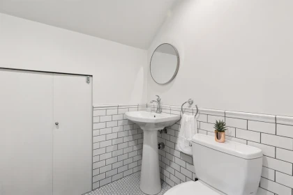 Swimming Pool Photo of 2288 Redbud Lane, Vancouver, BC