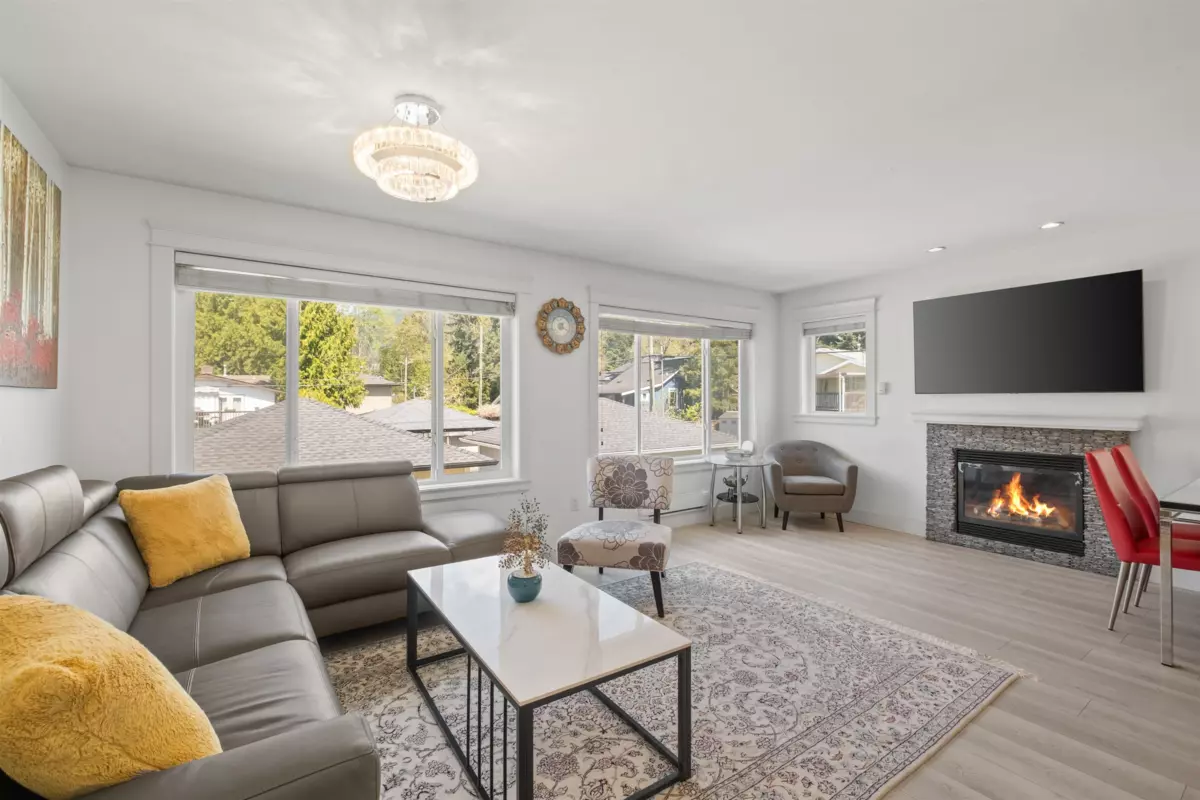 Family Room Photo of 318 W 18th Street, North Vancouver, BC