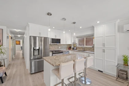 Kitchen Photo of 318 W 18th Street, North Vancouver, BC