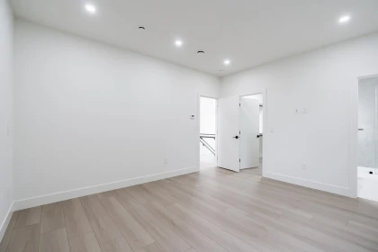 Entry Foyer Photo of 1 5953 Winch Street, Burnaby, BC
