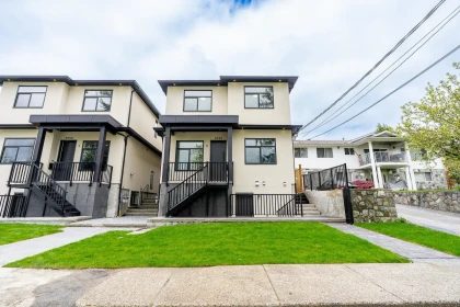 Swimming Pool Photo of 1 5953 Winch Street, Burnaby, BC