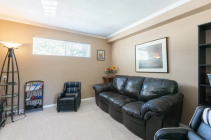 Entry Foyer Photo of 18311 Hunter Place, Surrey, BC