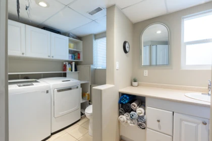 Hallway Photo of 18311 Hunter Place, Surrey, BC