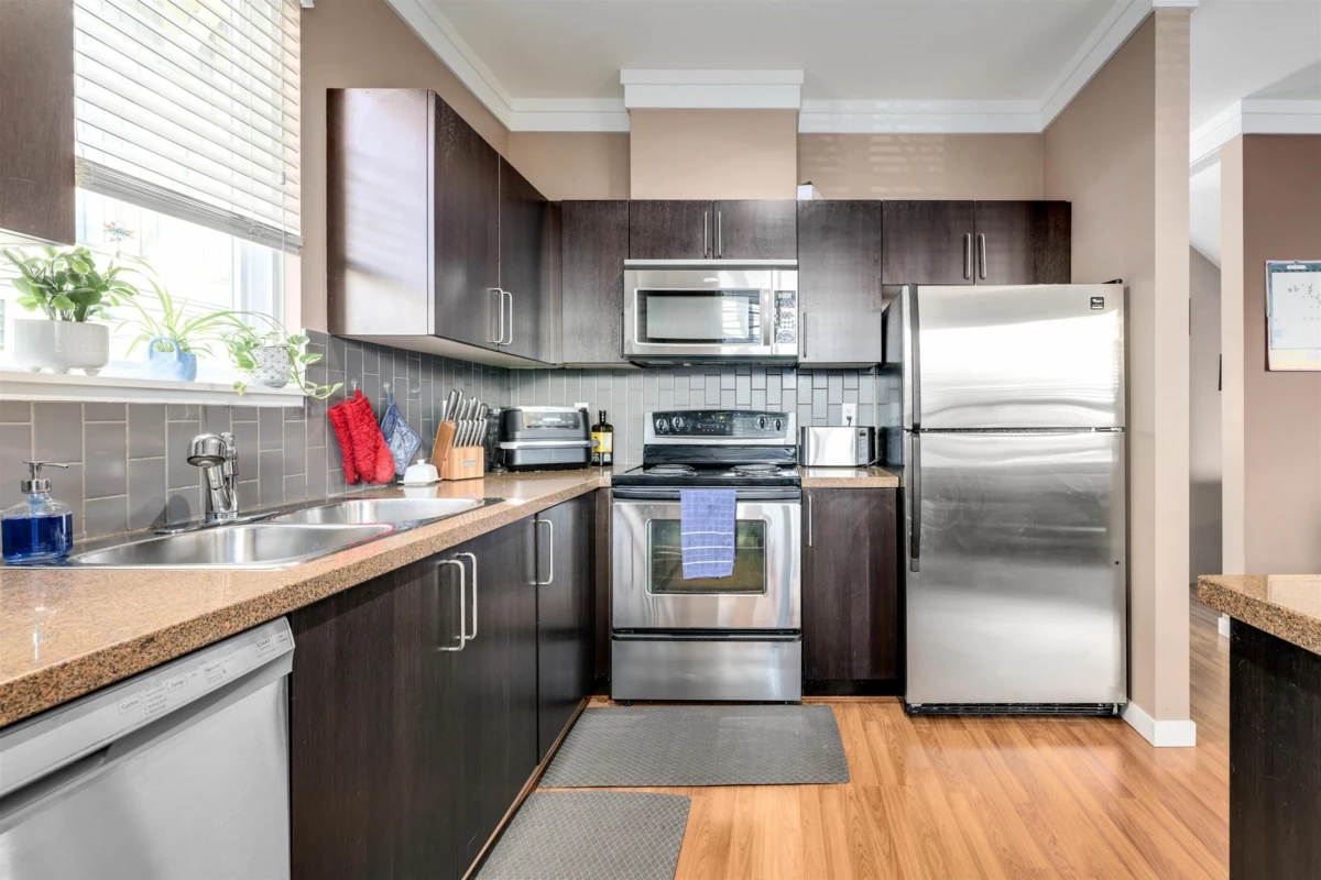 Dining Area Photo of 23 6575 192 Street, Surrey, BC