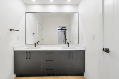 Powder Room Photo of 26514 29 Avenue, Langley, BC