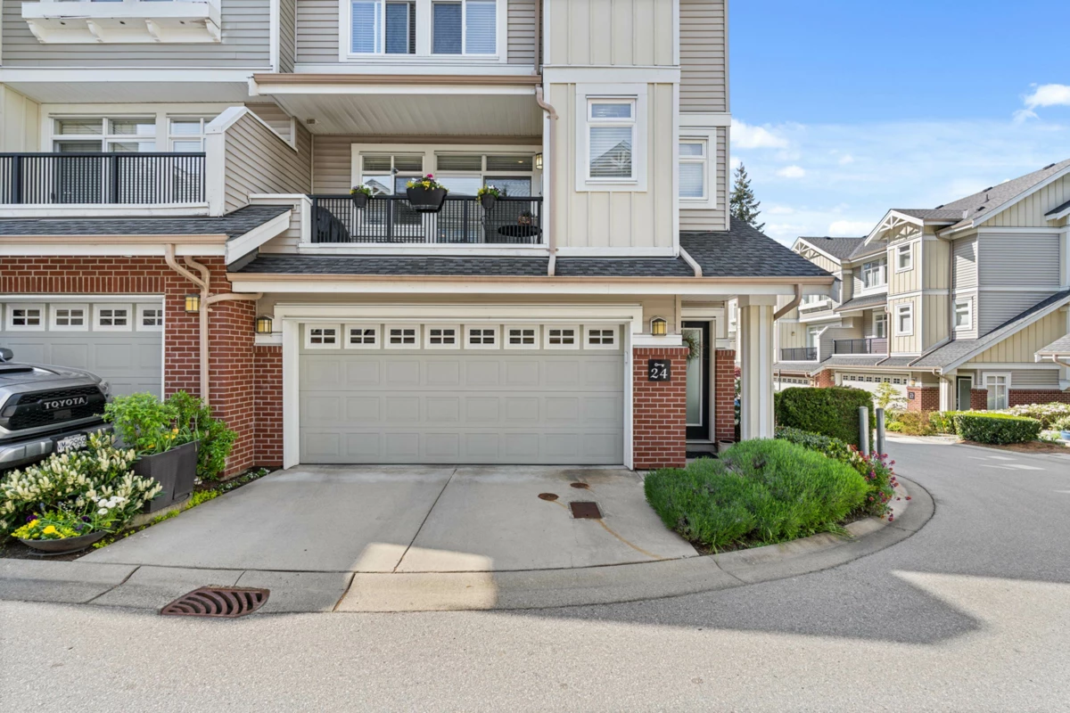 Exterior Rear Photo of 24 2925 King George Boulevard, Surrey, BC