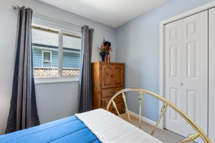 Entry Foyer Photo of 9109 160a Street, Surrey, BC