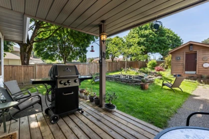 Front Yard Photo of 9109 160a Street, Surrey, BC