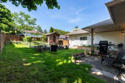 Garden / Landscaping Photo of 9109 160a Street, Surrey, BC