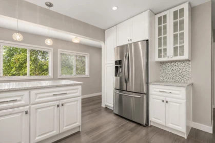 Breakfast Nook Photo of 212 Mowat Street, New Westminster, BC