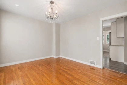 Primary Bedroom Photo of 212 Mowat Street, New Westminster, BC