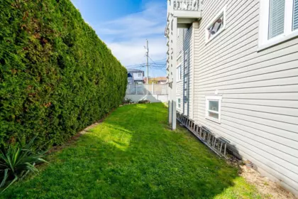 Hot Tub / Spa Photo of 111 E 61st Avenue, Vancouver, BC