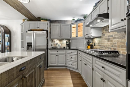 Kitchen Photo of 173 First Avenue, Cultus Lake, BC