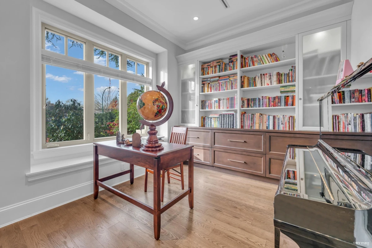 Living Room Photo of 7458 Maple Street, Vancouver, BC