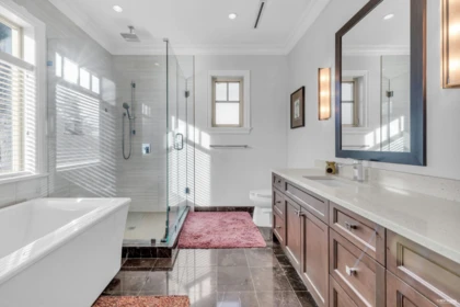 Entry Foyer Photo of 7458 Maple Street, Vancouver, BC