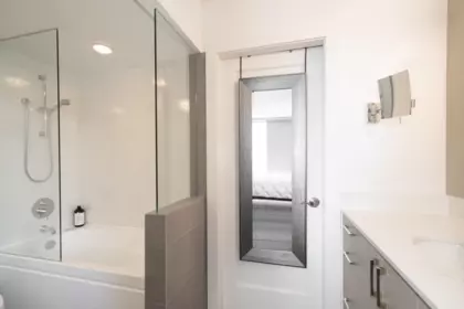 Hot Tub / Spa Photo of 701 1341 Clyde Avenue, West Vancouver, BC