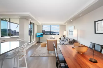 Kitchen Photo of 701 1341 Clyde Avenue, West Vancouver, BC