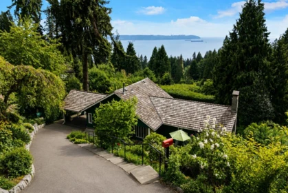 Outdoor Deck Photo of 2660 Queens Avenue, West Vancouver, BC
