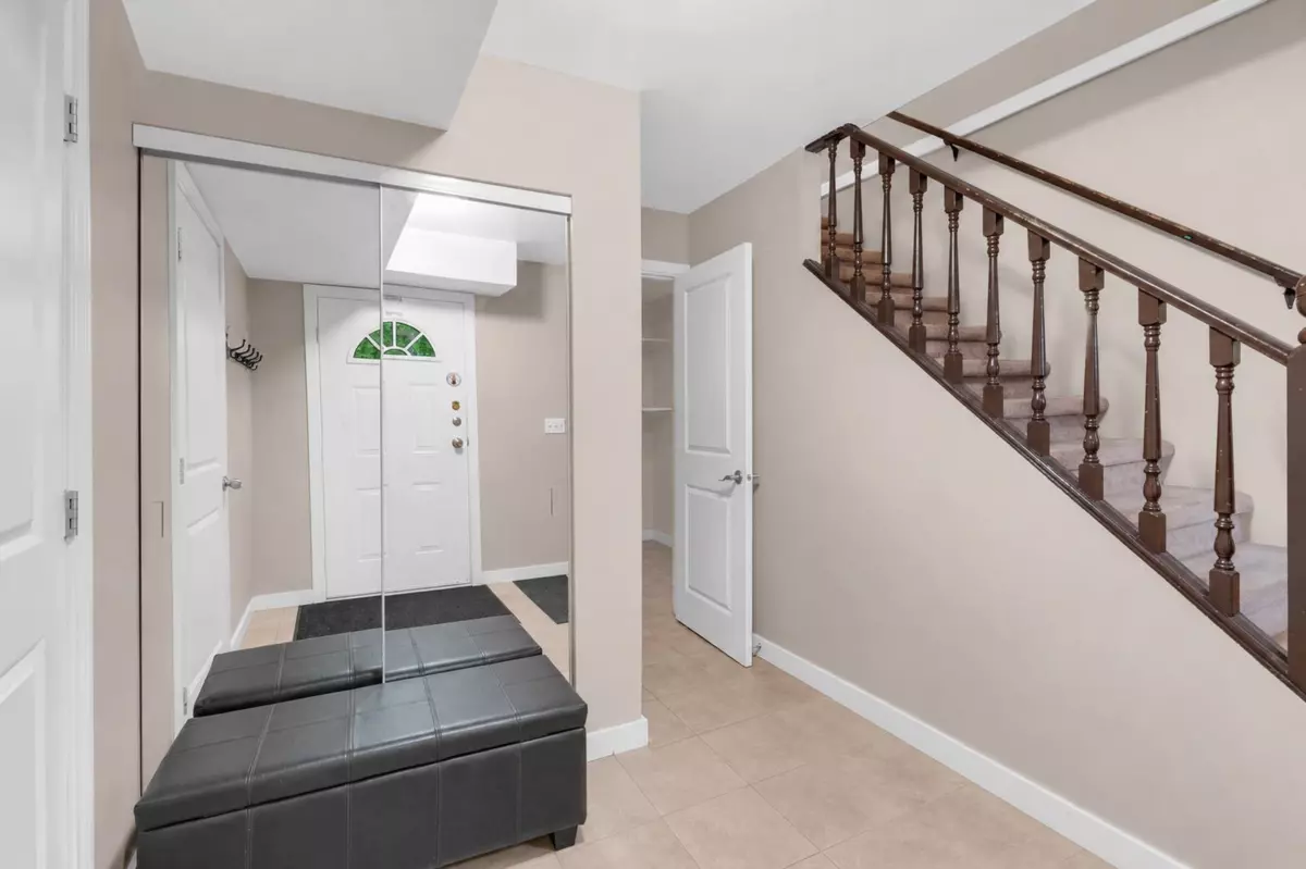 Family Room Photo of 14318 68 Ave, Surrey, BC