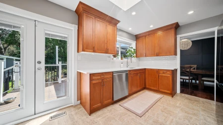 Breakfast Nook Photo of 3222 Chestnut Street, Abbotsford, BC