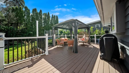 Garden / Landscaping Photo of 3222 Chestnut Street, Abbotsford, BC