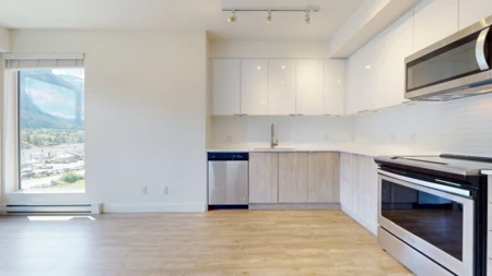 Kitchen Island Photo of 604 37881 Cleveland Avenue, Squamish, BC