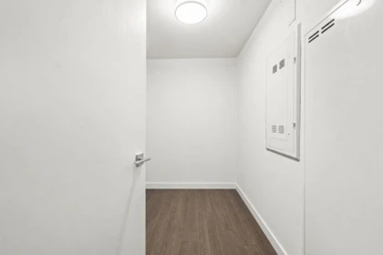 Guest Bathroom Photo of 710 209 E 7th Avenue, Vancouver, BC