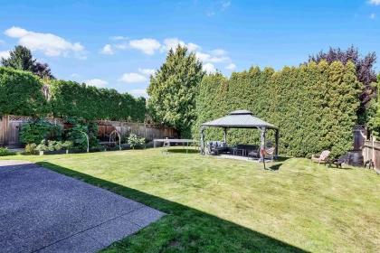 Garden / Landscaping Photo of 19113 62a Avenue, Surrey, BC
