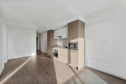 Kitchen Photo of 1212 13615 Fraser Highway, Surrey, BC