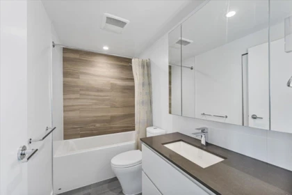 Primary Bathroom Photo of 1212 13615 Fraser Highway, Surrey, BC