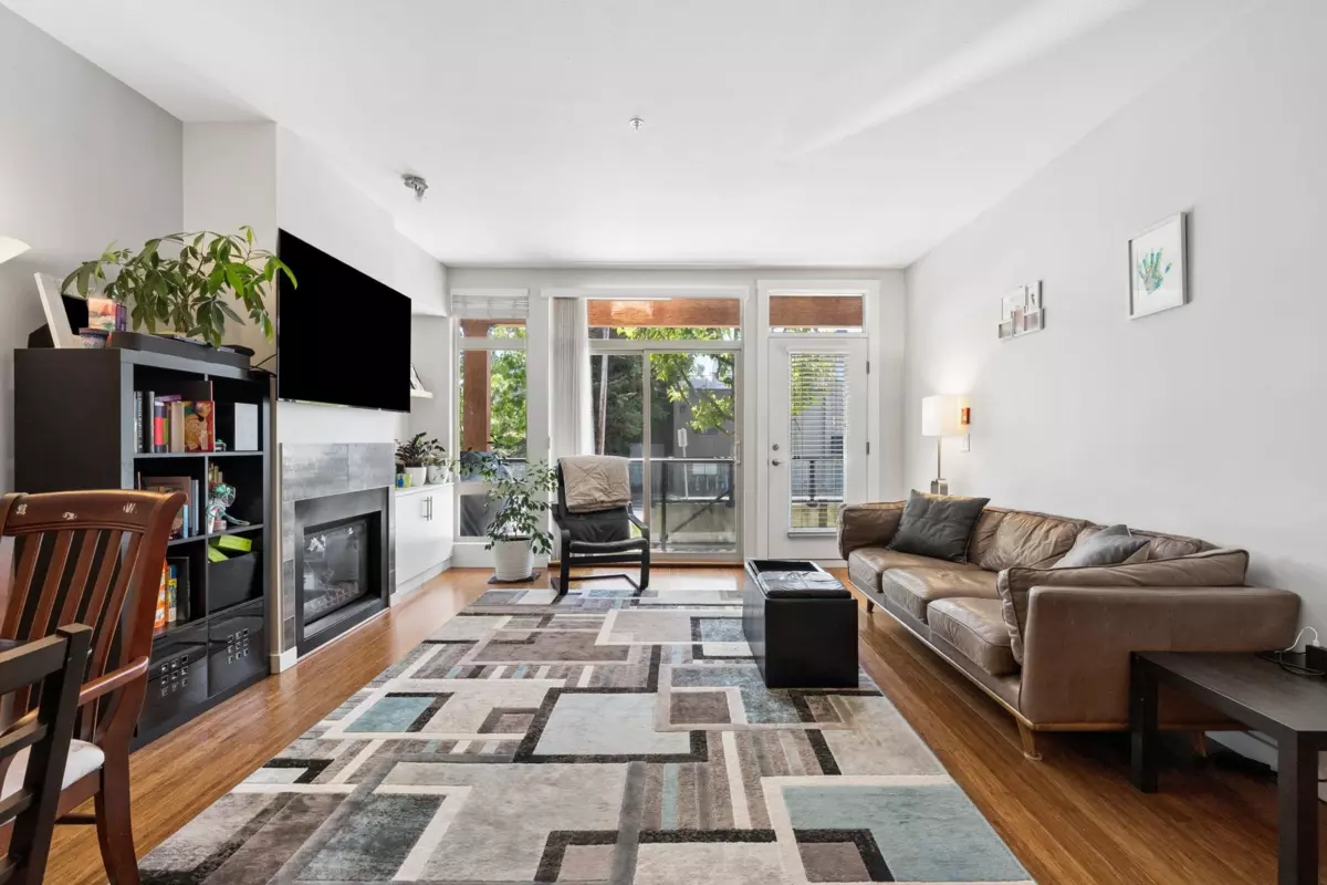 Family Room Photo of 1 6233 London Road, Richmond, BC