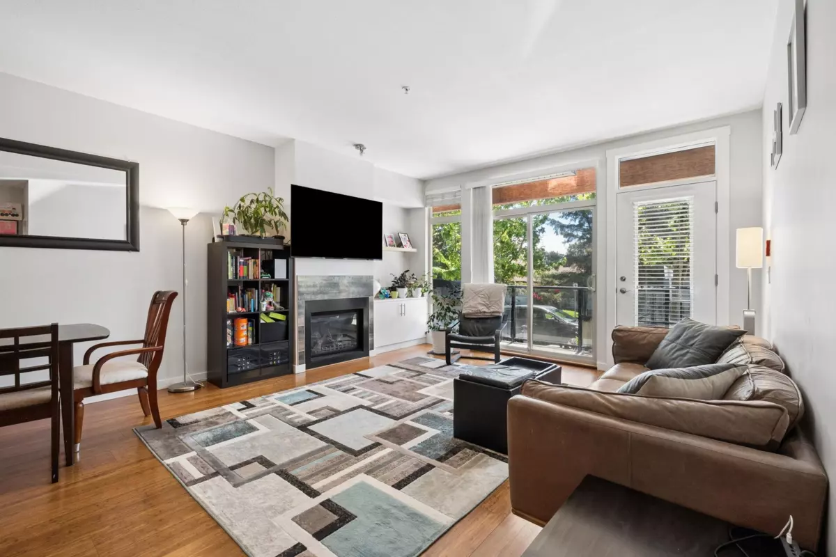 Living Room Photo of 1 6233 London Road, Richmond, BC