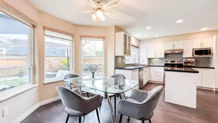 Kitchen Island Photo of 5520 Wallace Road, Richmond, BC