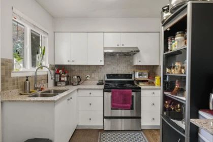 Kitchen Island Photo of 11181 90 Avenue, Delta, BC