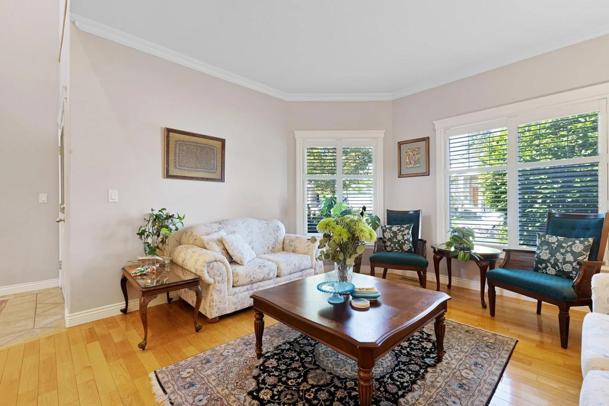 Dining Area Photo of 3558 149a Street, Surrey, BC