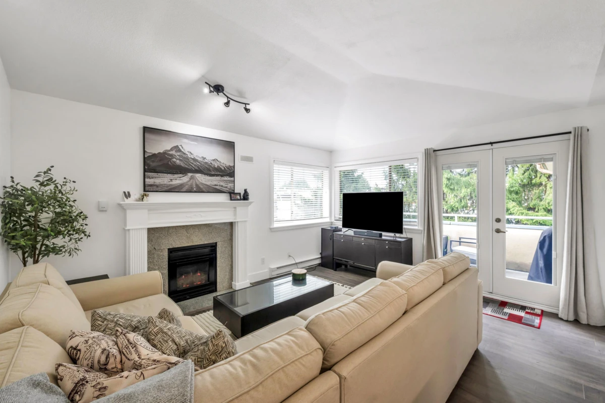 Living Room Photo of 308 33675 Marshall Road, Abbotsford, BC