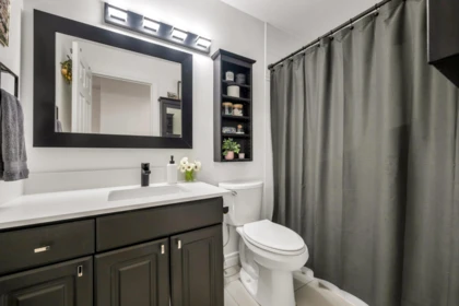 Guest Bathroom Photo of 308 33675 Marshall Road, Abbotsford, BC