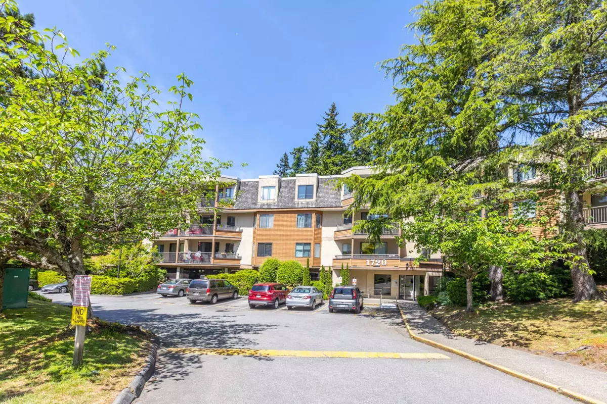 Family Room Photo of 308 1720 Southmere Crescent, Surrey, BC