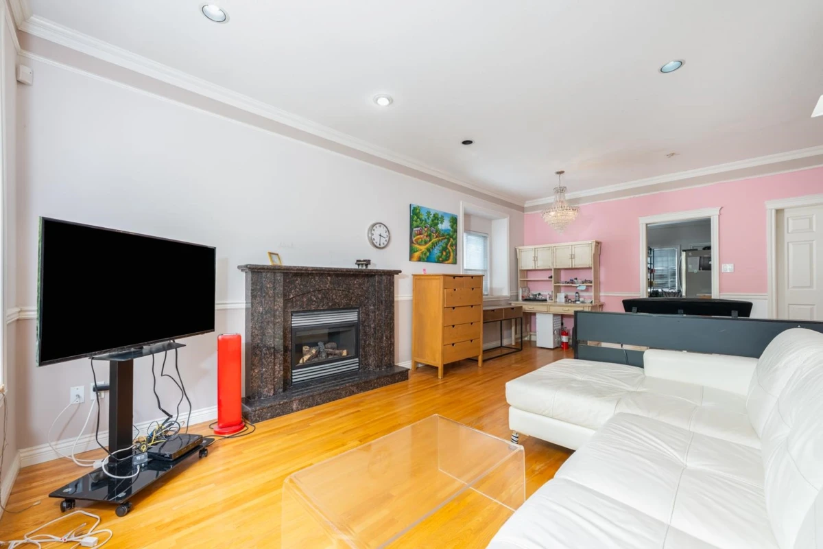 Dining Area Photo of 5671 Earles Street, Vancouver, BC
