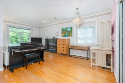 Kitchen Island Photo of 5671 Earles Street, Vancouver, BC