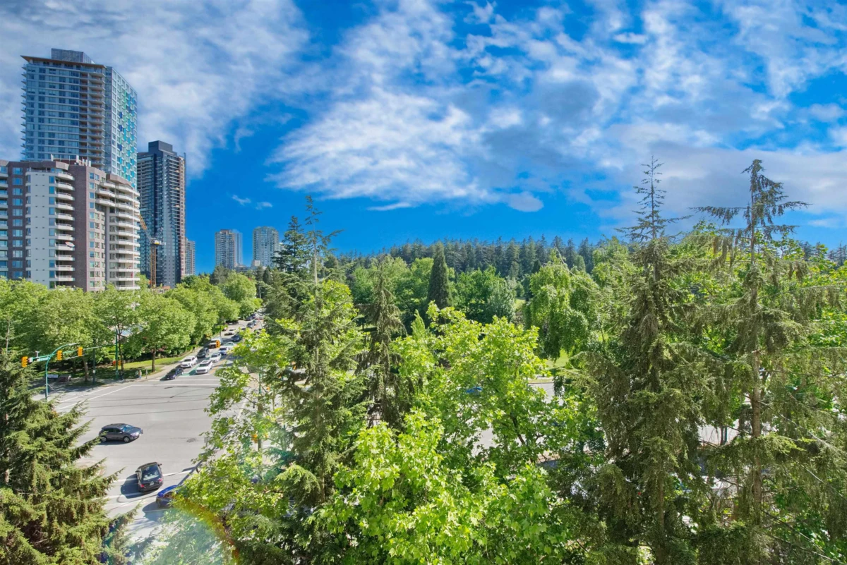 Family Room Photo of 804 5652 Patterson Avenue, Burnaby, BC