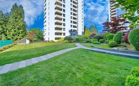 Outdoor Deck Photo of 804 5652 Patterson Avenue, Burnaby, BC