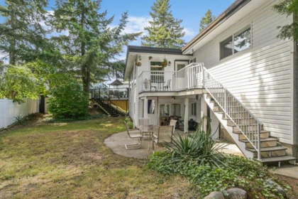 Front Yard Photo of 31868 Carlsrue Avenue, Abbotsford, BC