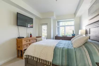 Bedroom 3 Photo of 202 33318 E Bourquin Crescent, Abbotsford, BC
