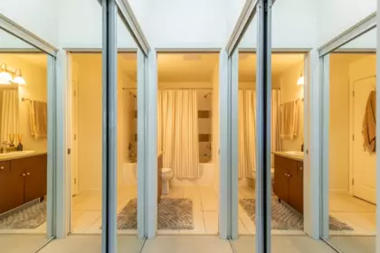 Guest Bathroom Photo of 202 33318 E Bourquin Crescent, Abbotsford, BC