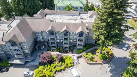 Staircase Photo of 202 33318 E Bourquin Crescent, Abbotsford, BC