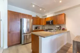 202 33318 E Bourquin Crescent, Abbotsford, BC