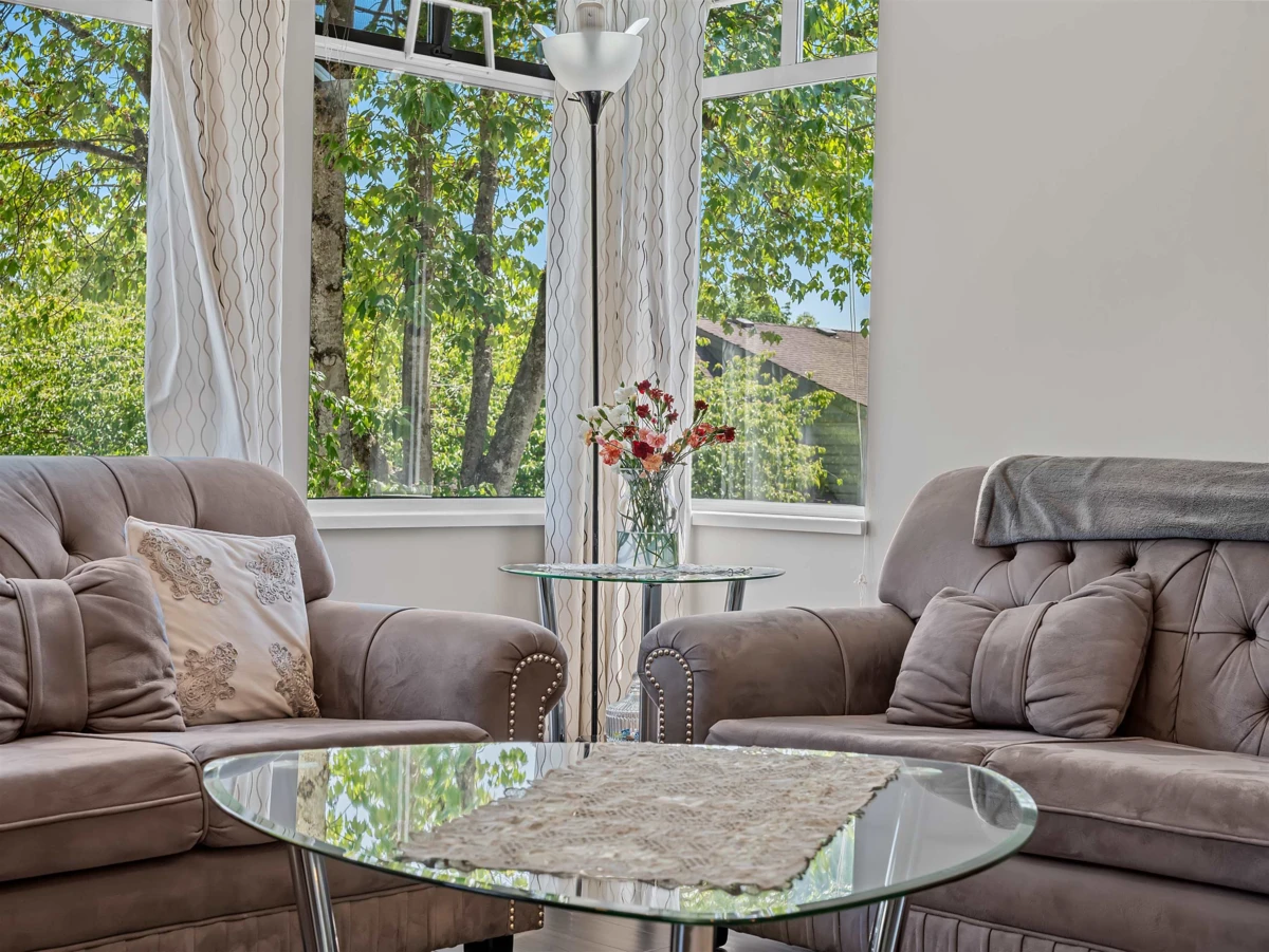Dining Area Photo of 3 10238 155a Street, Surrey, BC