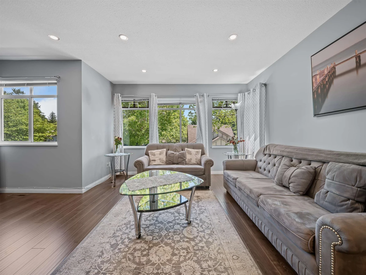 Family Room Photo of 3 10238 155a Street, Surrey, BC