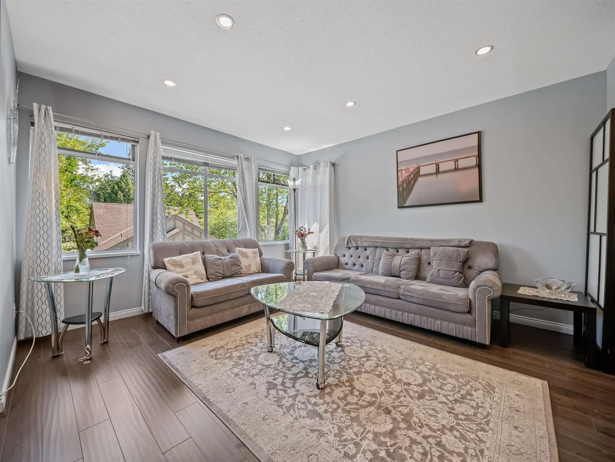 Living Room Photo of 3 10238 155a Street, Surrey, BC